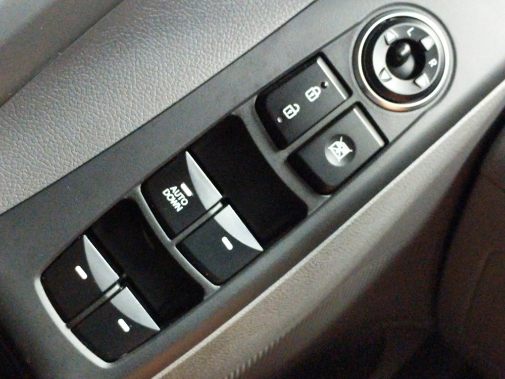 2016 Hyundai Elantra - Driver Power Windows/Lock Control
