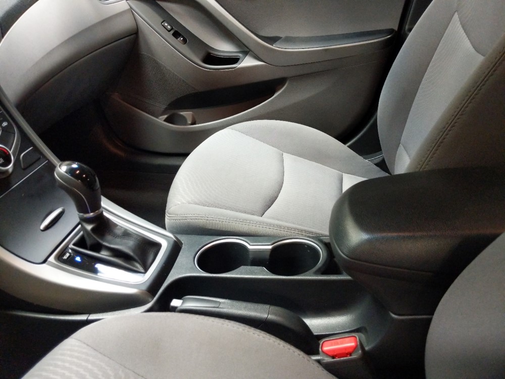 2016 Hyundai Elantra - Center Console/Cup Holders