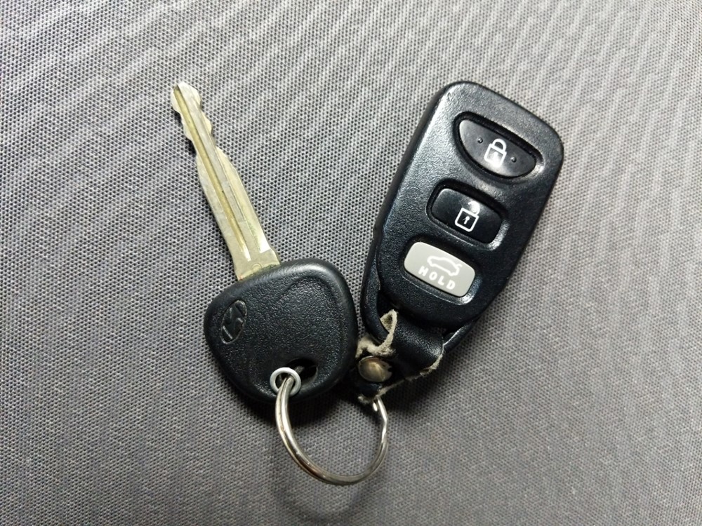 2016 Hyundai Elantra - Keys