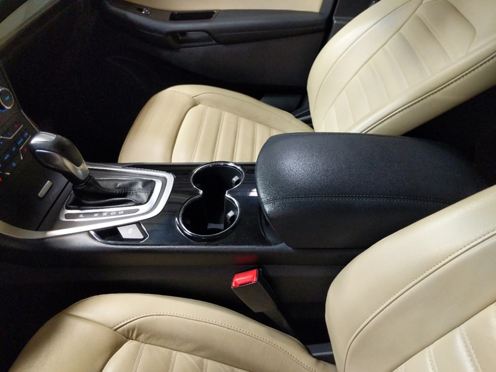 2017 Ford Edge - Center Console/Cup Holders