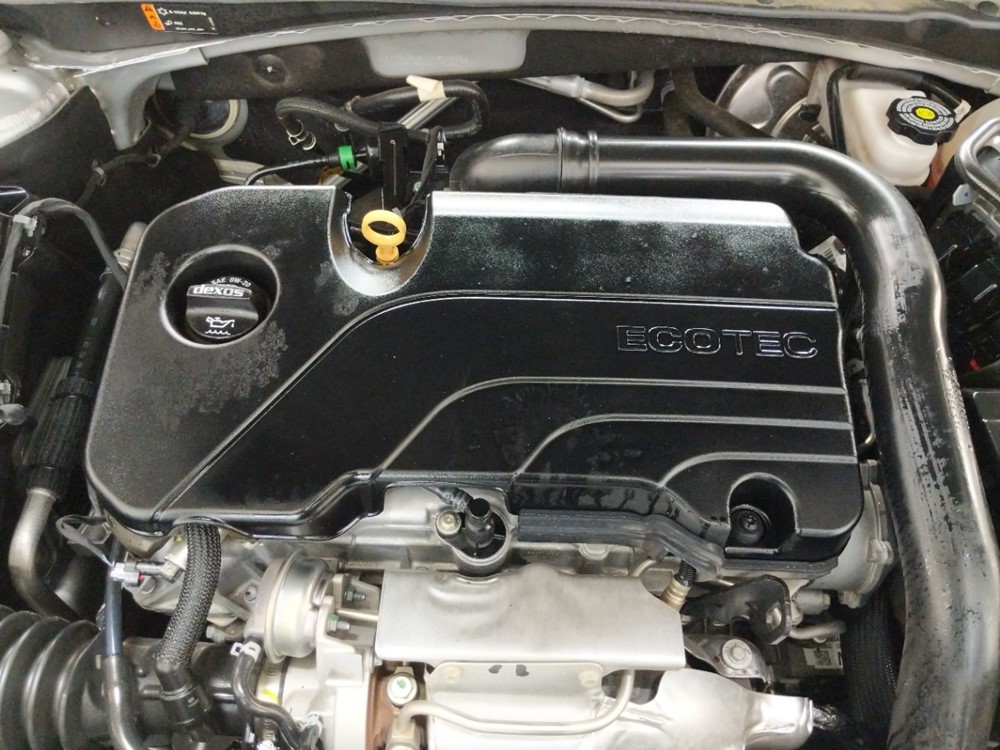 2018 Chevrolet Malibu - Engine