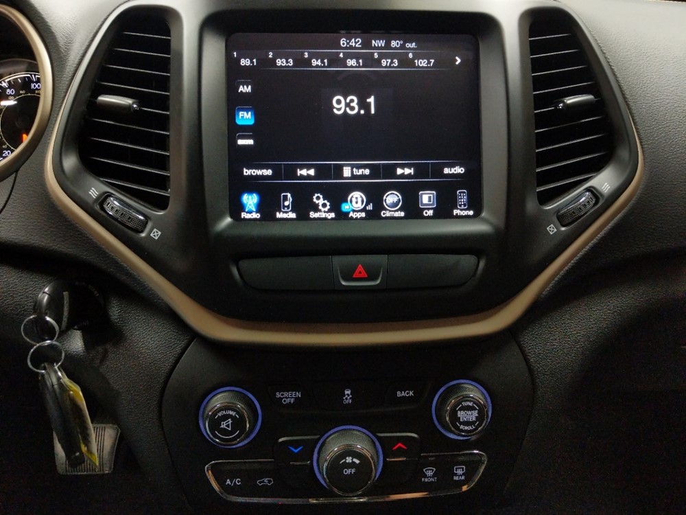 2016 Jeep Cherokee - Stereo Package