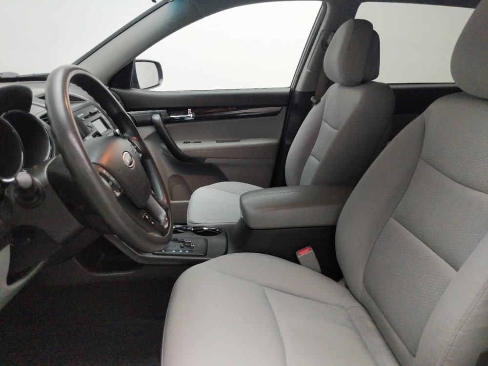 2013 Kia Sorento - Driver Front Seat