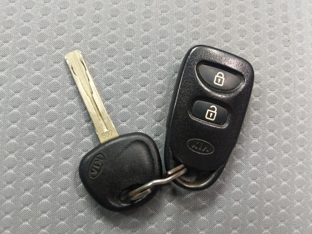 2013 Kia Sorento - Keys