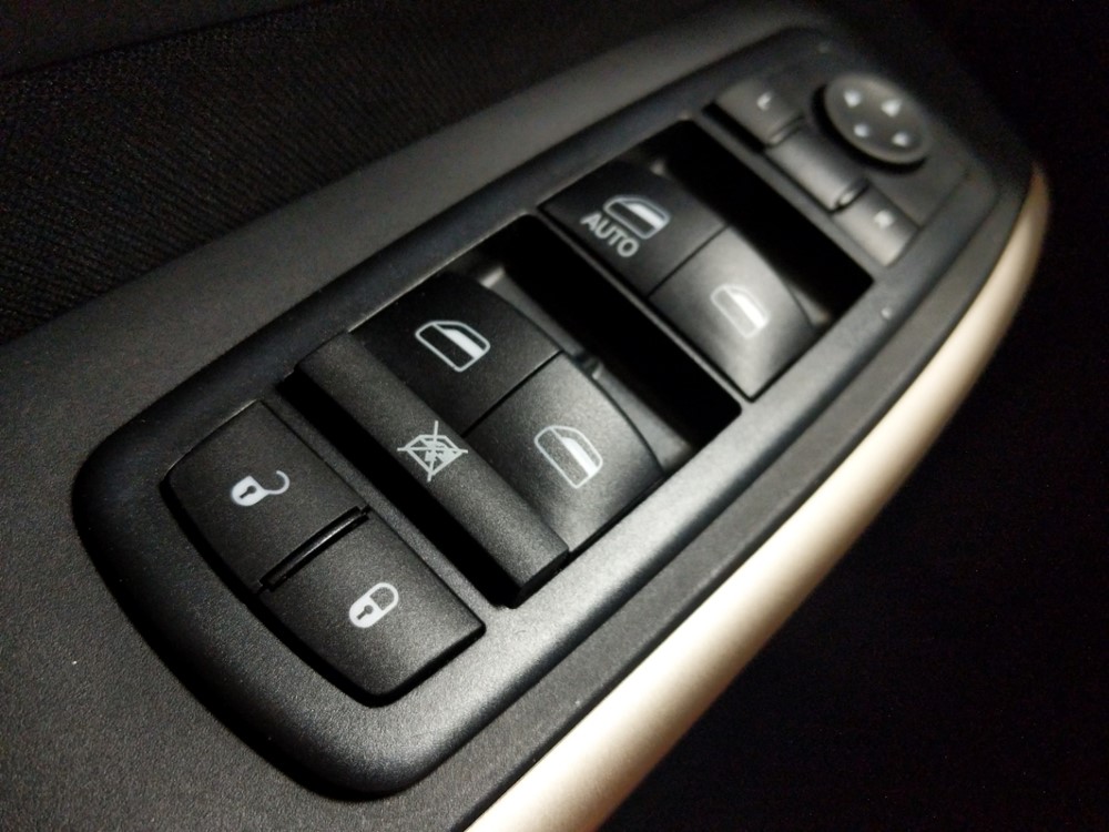 2018 Jeep Cherokee - Driver Power Windows/Lock Control