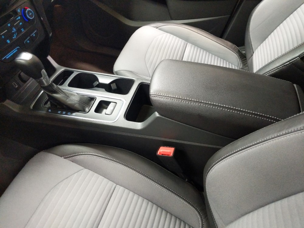 2017 Ford Escape - Center Console/Cup Holders