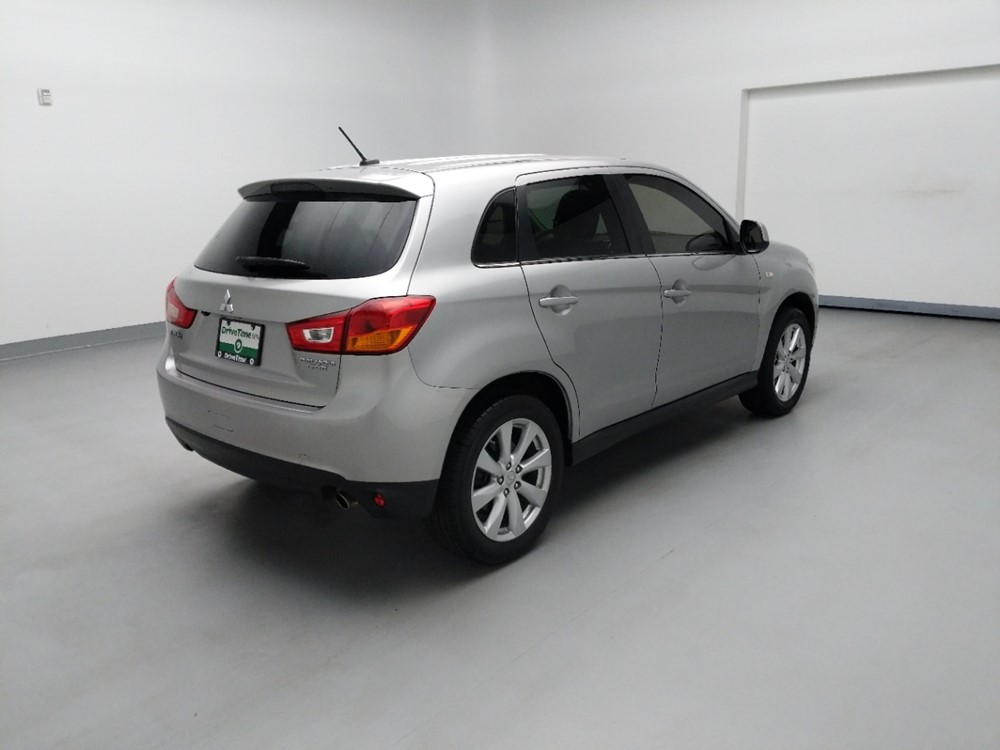 2015 Mitsubishi Outlander - Passenger Rear Bumper