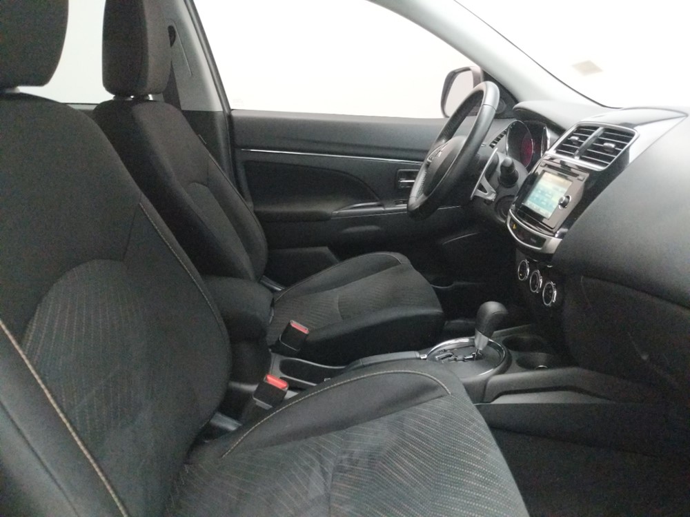 2015 Mitsubishi Outlander - Passenger Front Seat