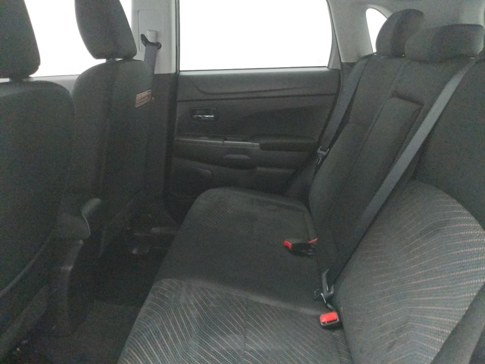 2015 Mitsubishi Outlander - Driver Rear Seat