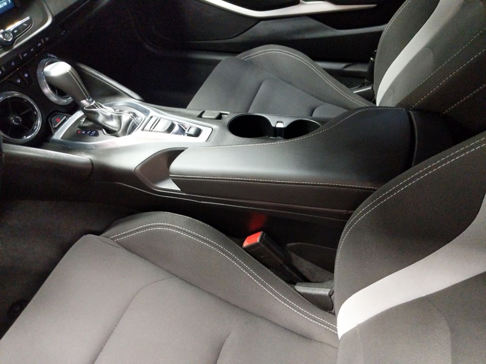 2018 Chevrolet Camaro - Center Console/Cup Holders