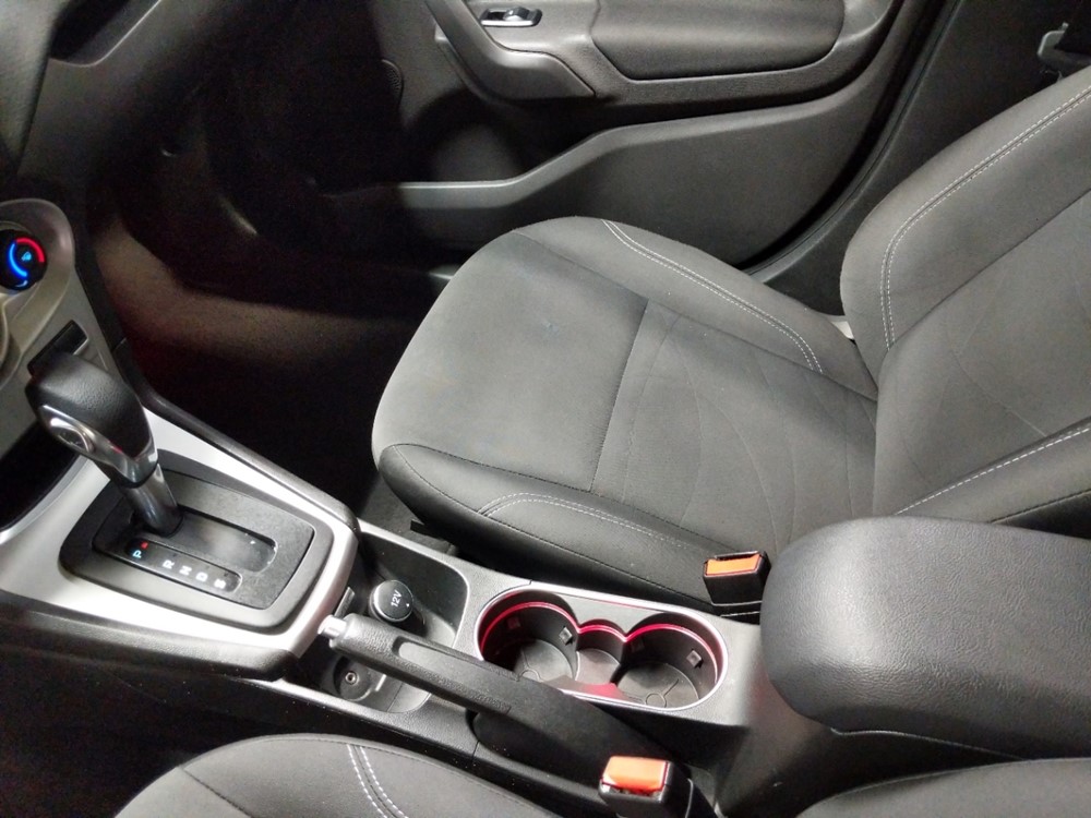 2018 Ford Fiesta - Center Console/Cup Holders