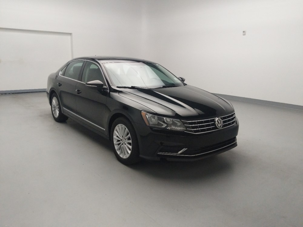 2016 Volkswagen Passat - Passenger Front Bumper