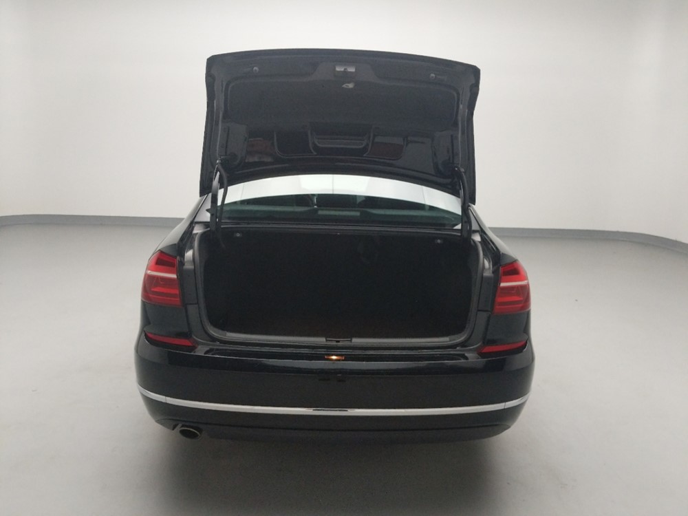 2016 Volkswagen Passat - Trunk