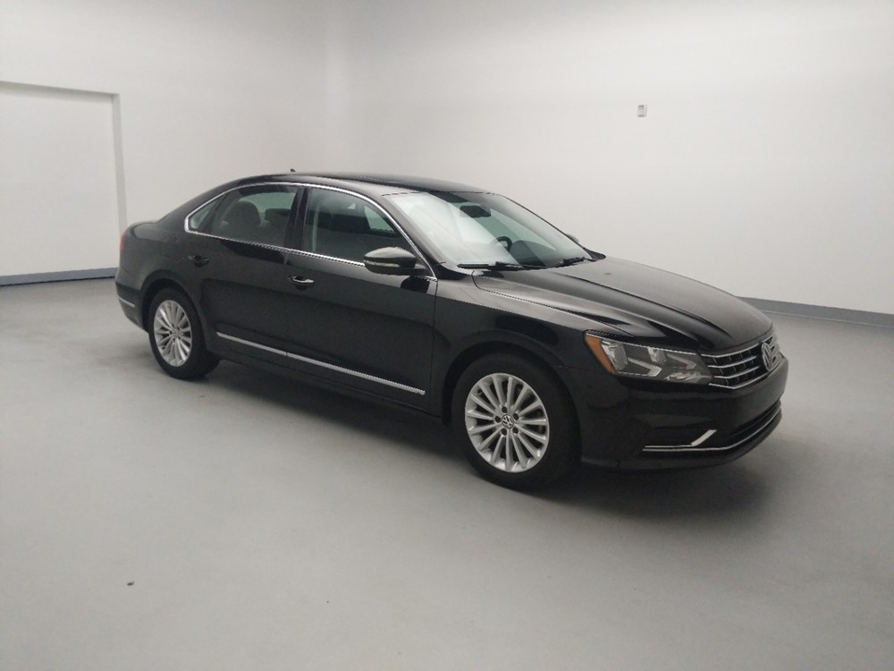 2016 Volkswagen Passat - Passenger Front Side