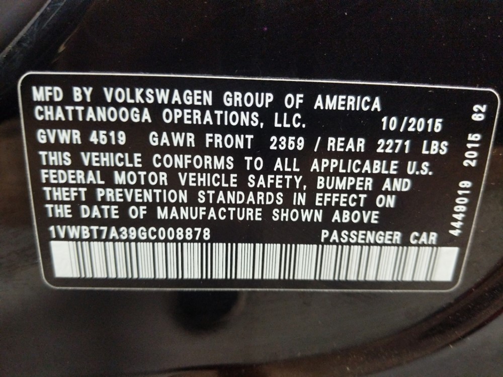 2016 Volkswagen Passat - VIN Plate