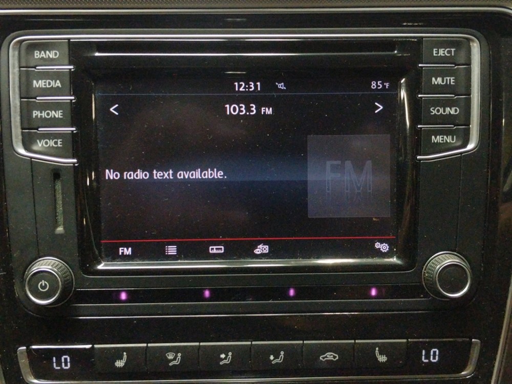 2016 Volkswagen Passat - Stereo Package