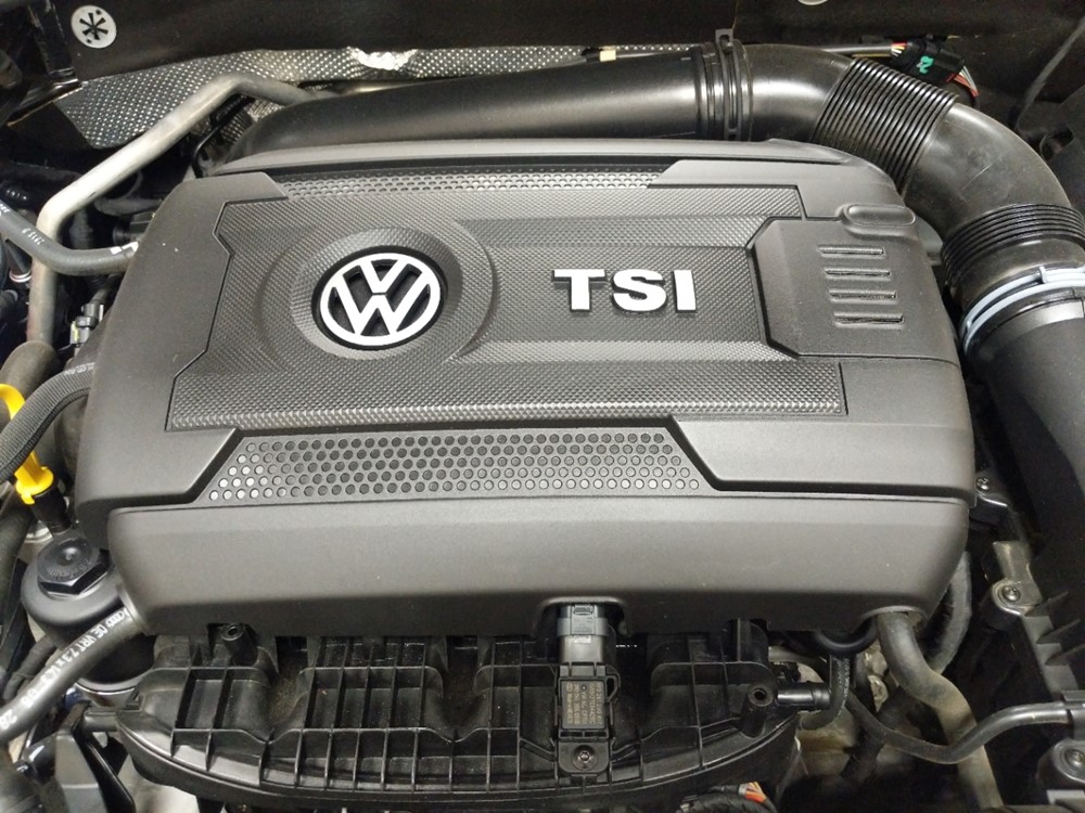 2016 Volkswagen Passat - Engine