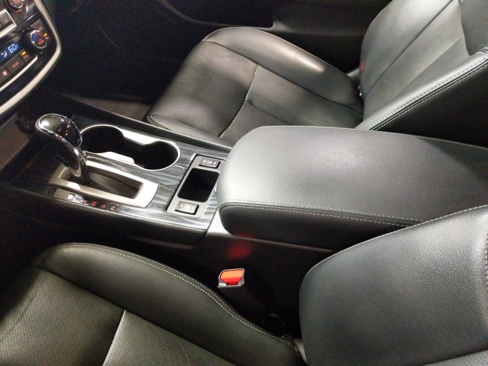 2018 Nissan Altima - Center Console/Cup Holders