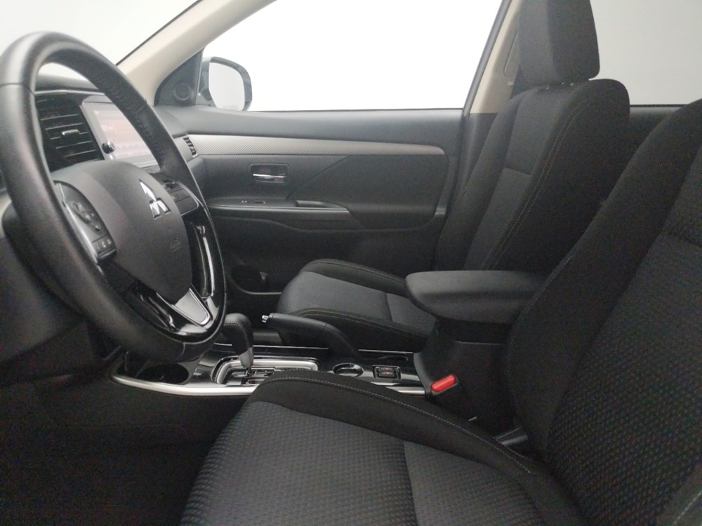 2018 Mitsubishi Outlander - Driver Front Seat