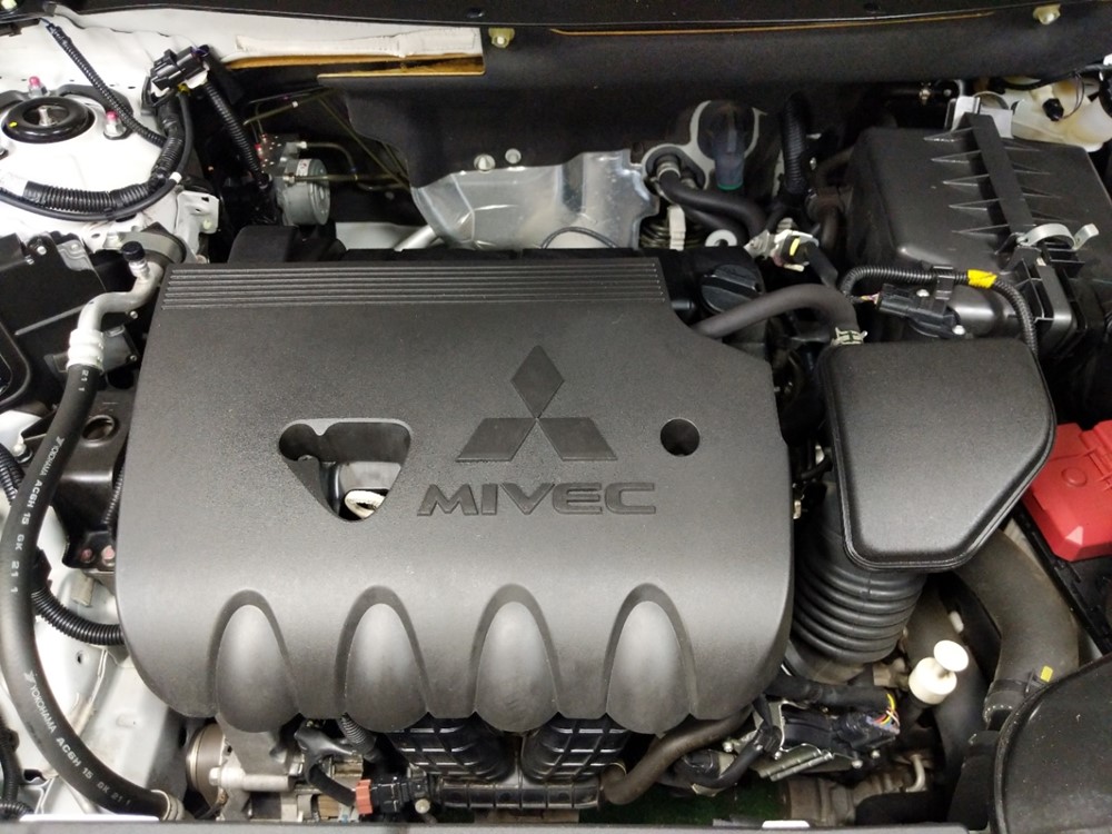 2018 Mitsubishi Outlander - Engine