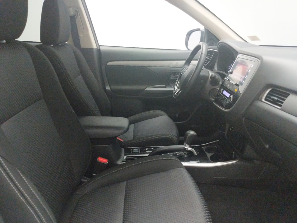 2018 Mitsubishi Outlander - Passenger Front Seat