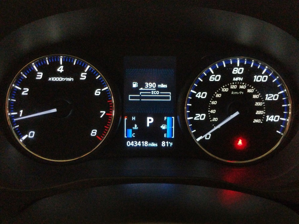 2018 Mitsubishi Outlander - Odometer Close Up