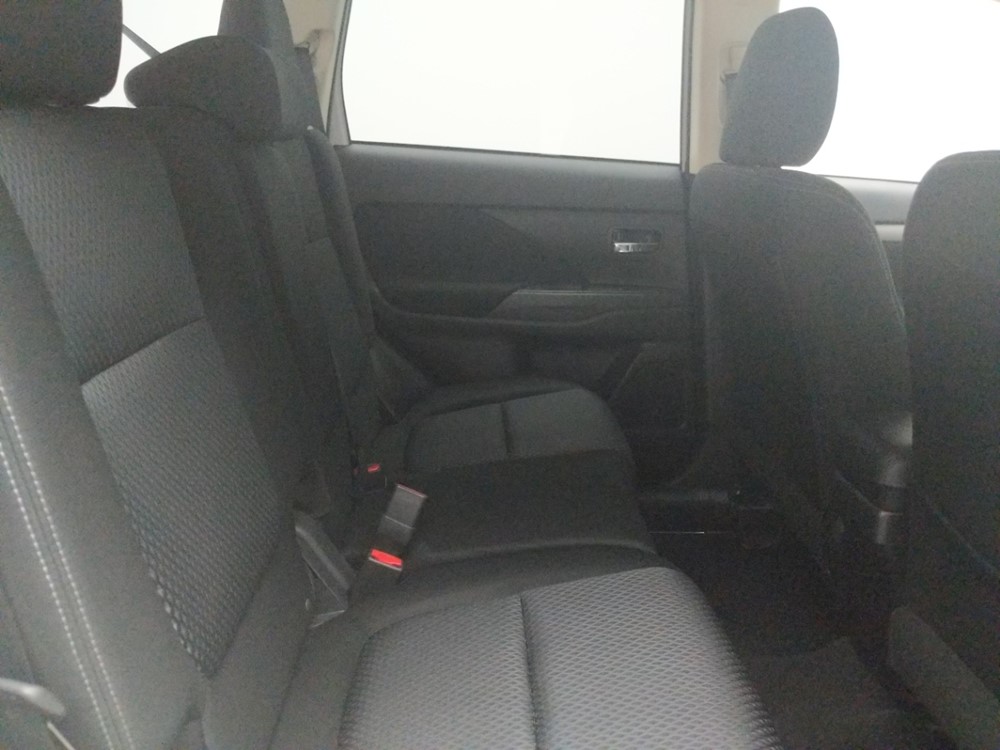 2018 Mitsubishi Outlander - Passenger Rear Seat