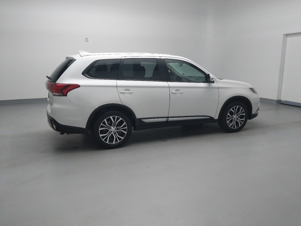 2018 Mitsubishi Outlander - Passenger Rear Side