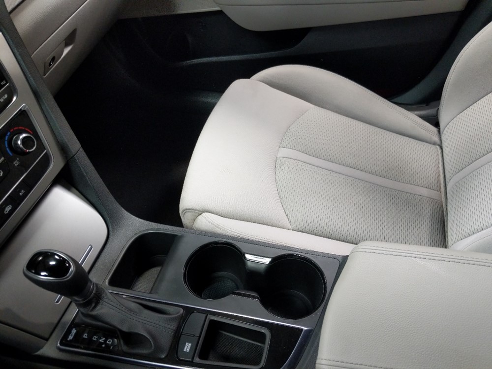 2016 Hyundai Sonata - Center Console/Cup Holders