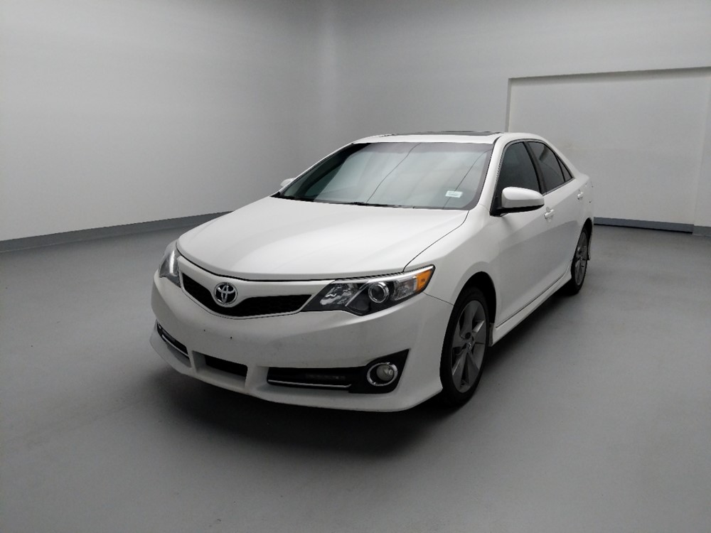 Used 2014 Toyota Camry Driver Front Bumper