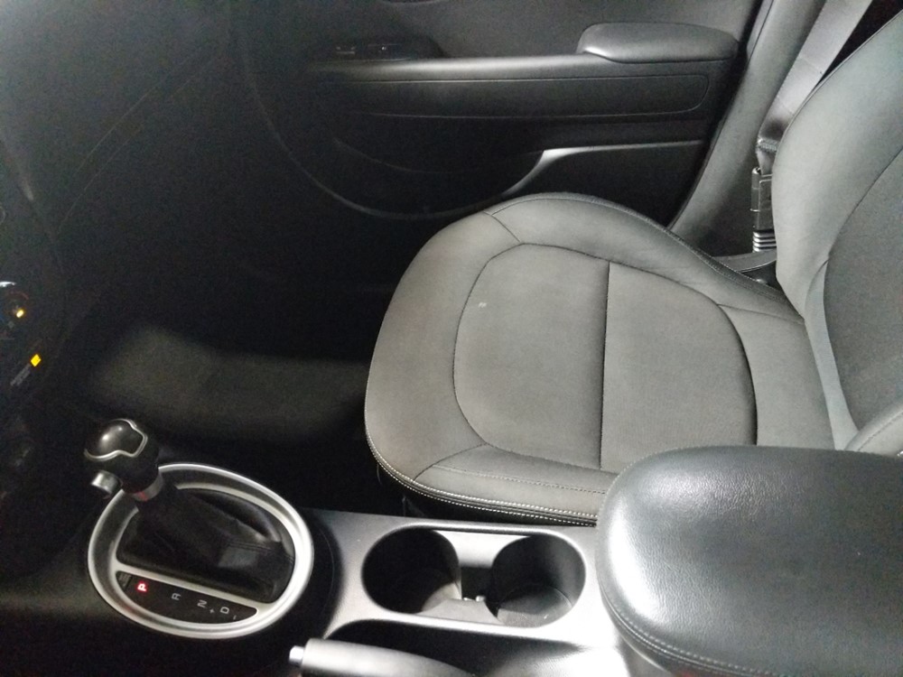 2014 Kia Soul - Center Console/Cup Holders