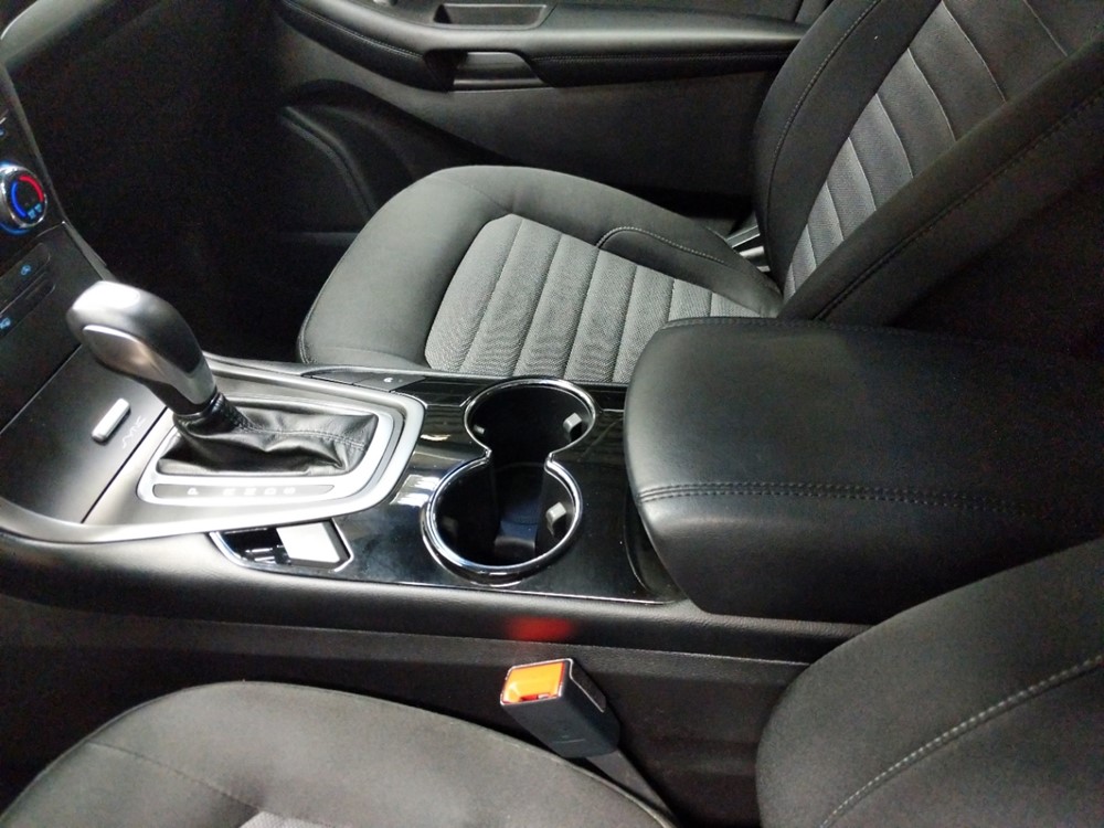 2016 Ford Edge - Center Console/Cup Holders
