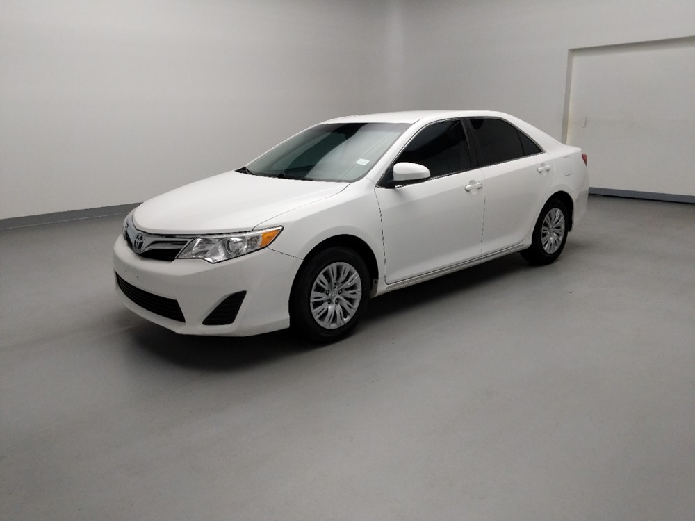 Used 2014 Toyota Camry Driver Front Bumper