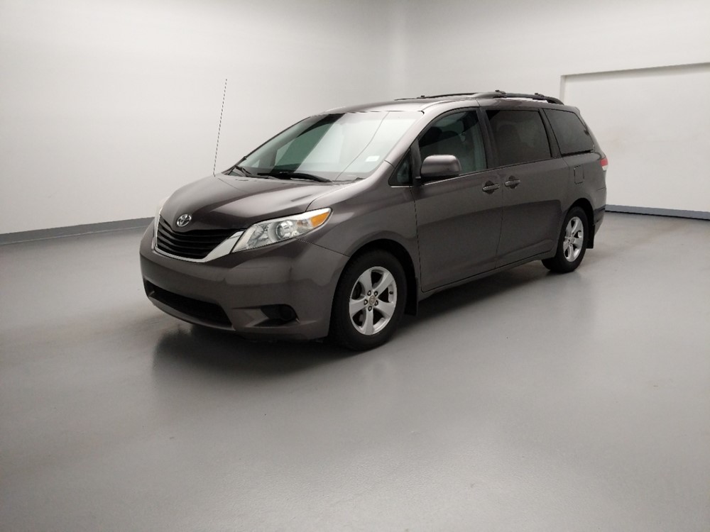 Used 2011 Toyota Sienna Driver Front Bumper