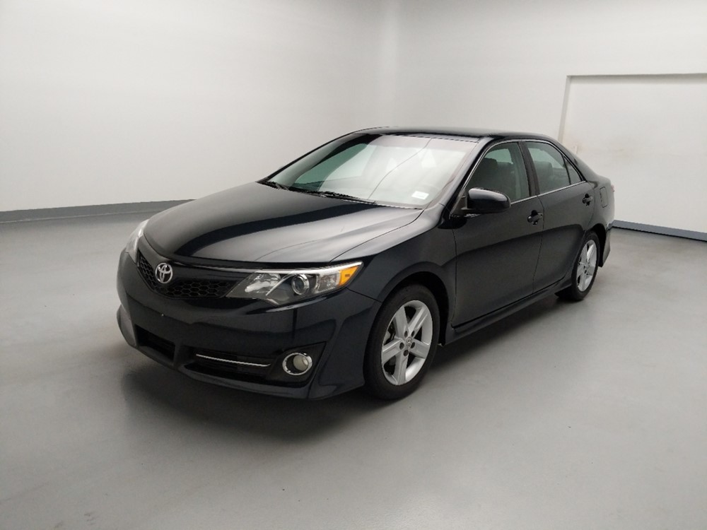 Used 2013 Toyota Camry Driver Front Bumper