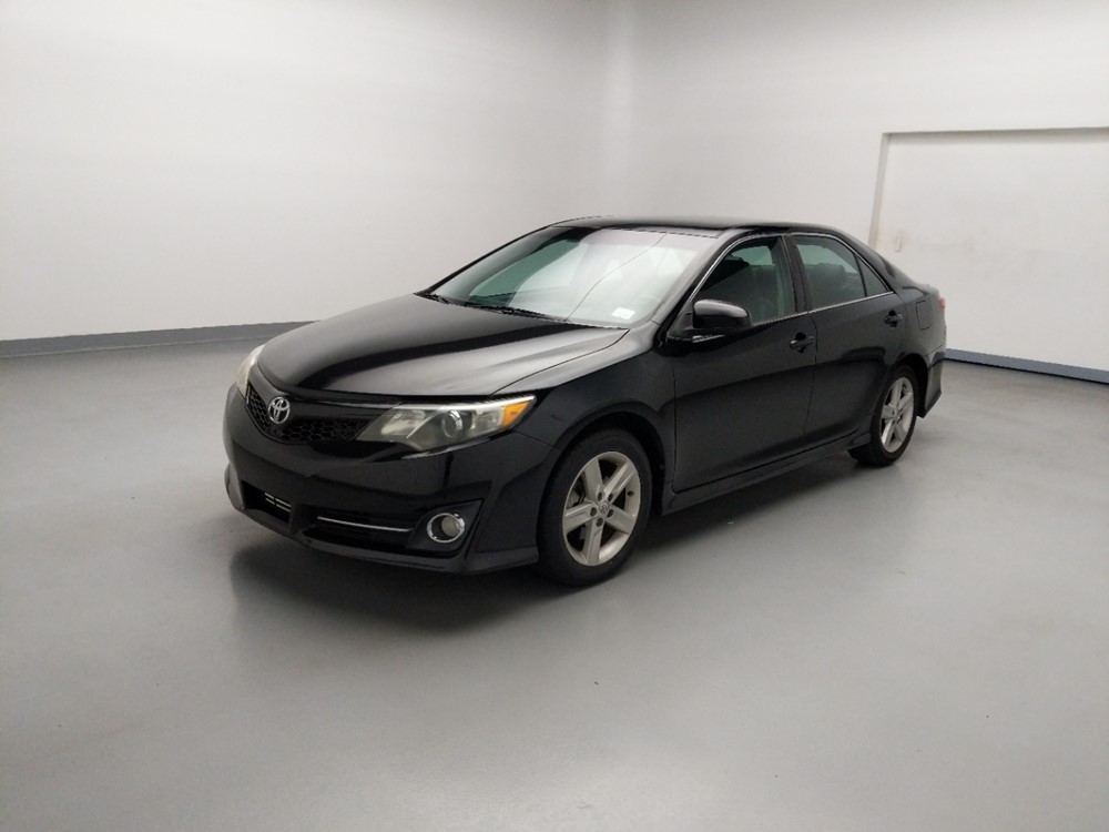 Used 2014 Toyota Camry Driver Front Bumper