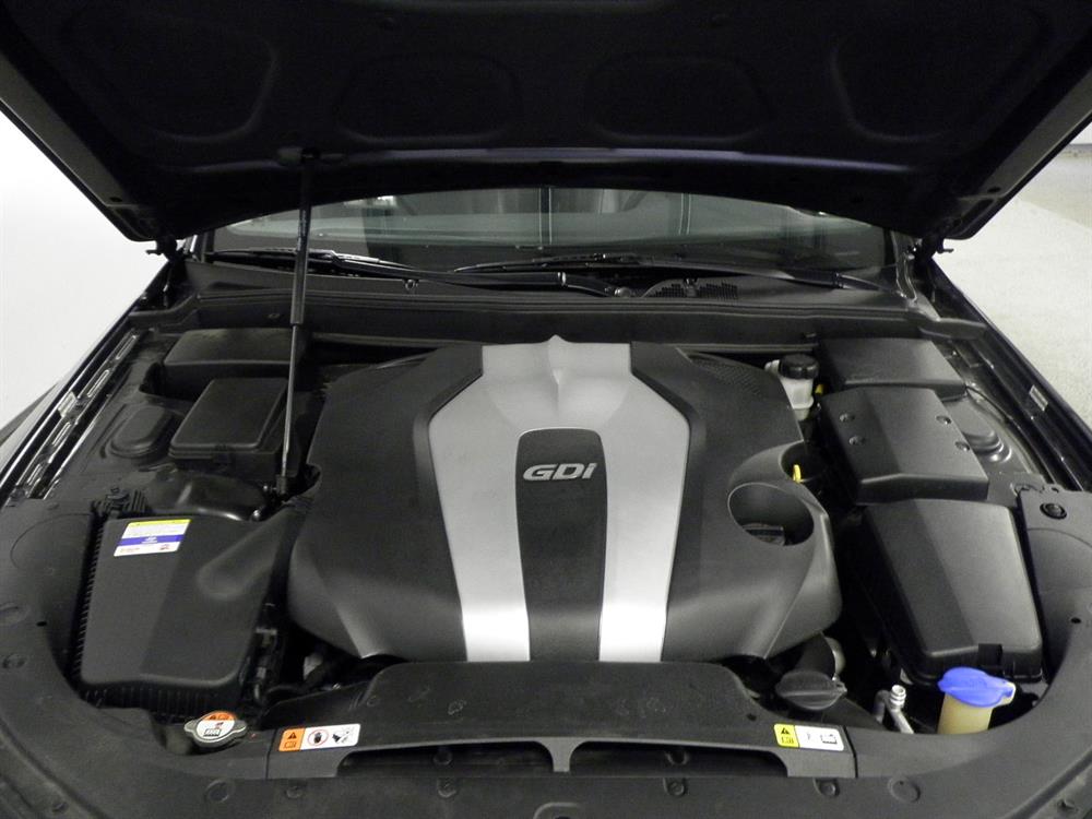 2012 Hyundai Genesis - Engine