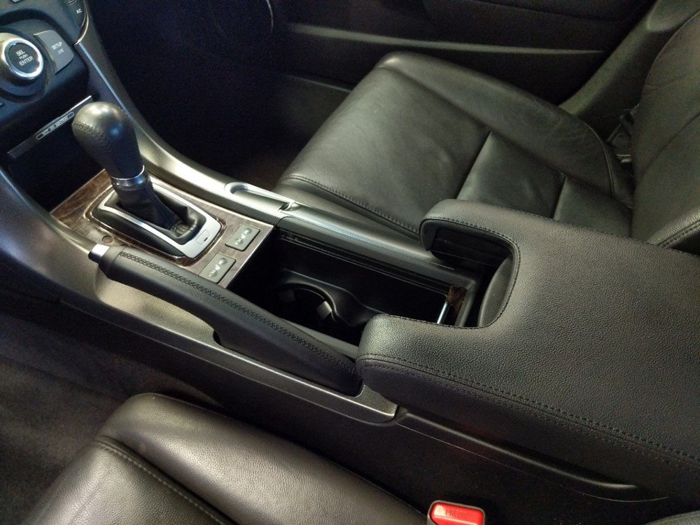 2012 Acura TL - Center Console/Cup Holders