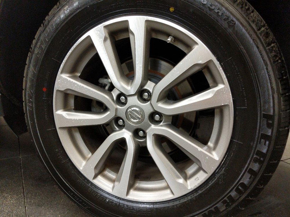 2015 Nissan Pathfinder - Wheel