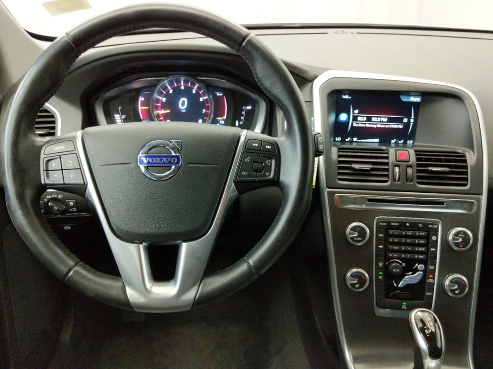 2016 Volvo XC60 - Driver Dash