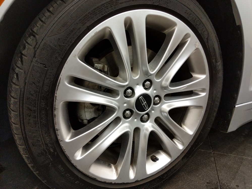 2016 Lincoln MKZ - Wheel