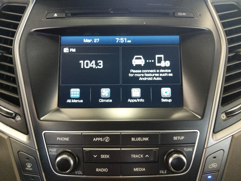 2017 Hyundai Santa Fe - Stereo Package