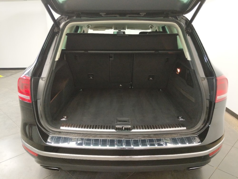 2015 Volkswagen Touareg - Trunk