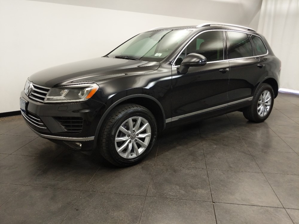 2015 Volkswagen Touareg - Driver Front Side