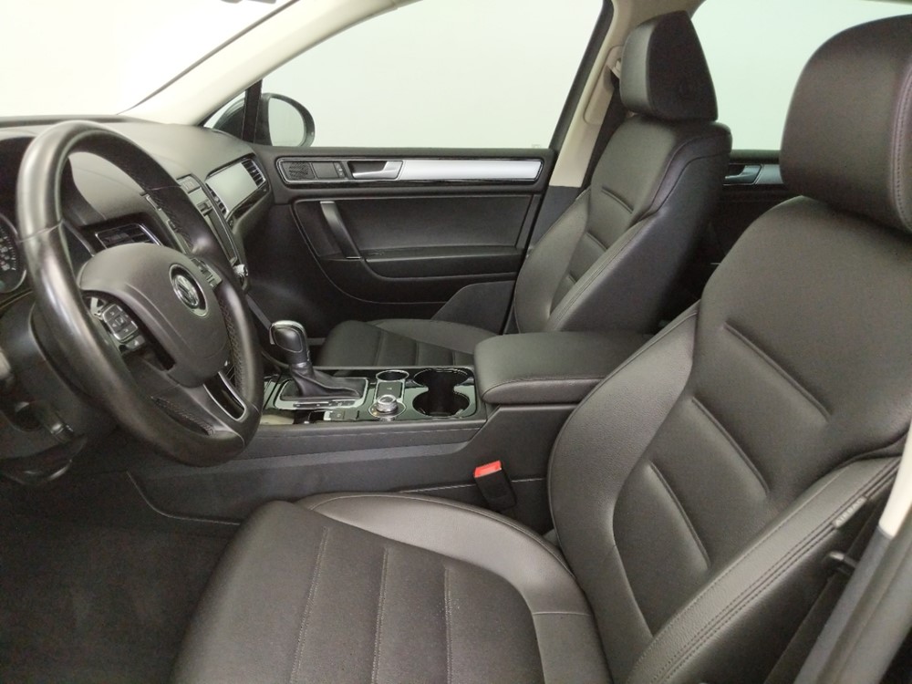 2015 Volkswagen Touareg - Driver Front Seat