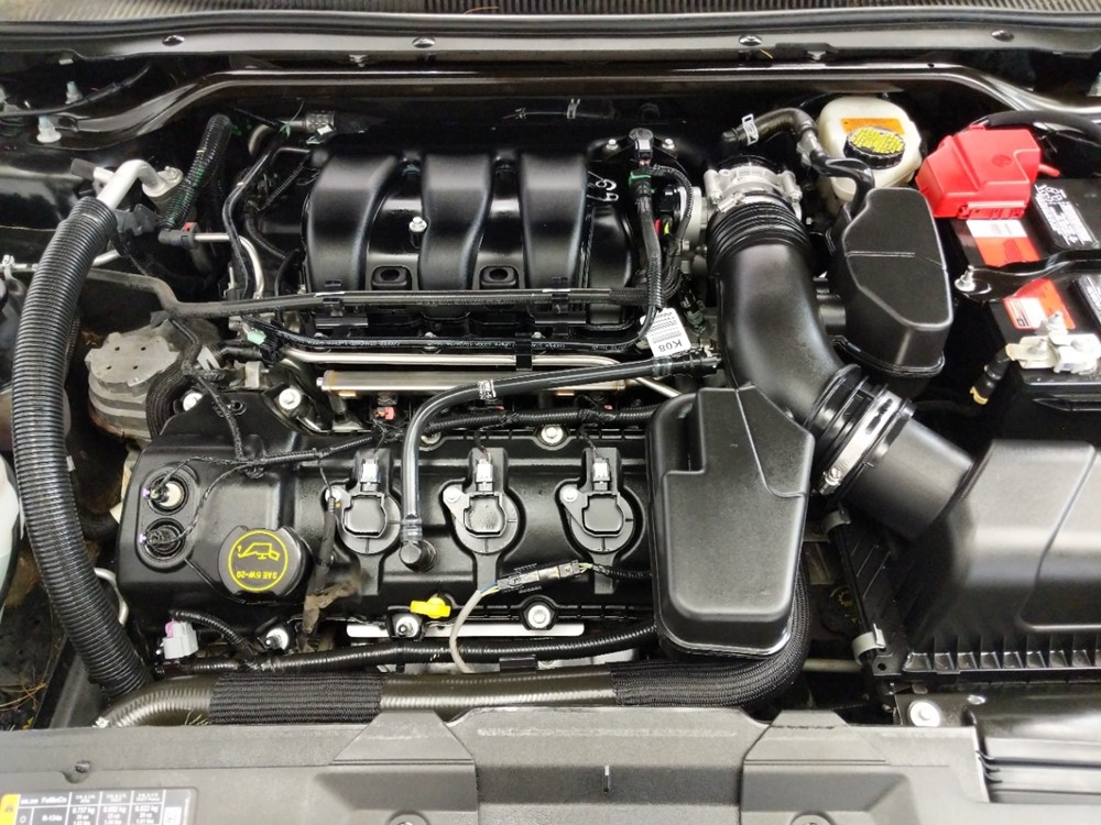 2017 Ford Taurus - Engine