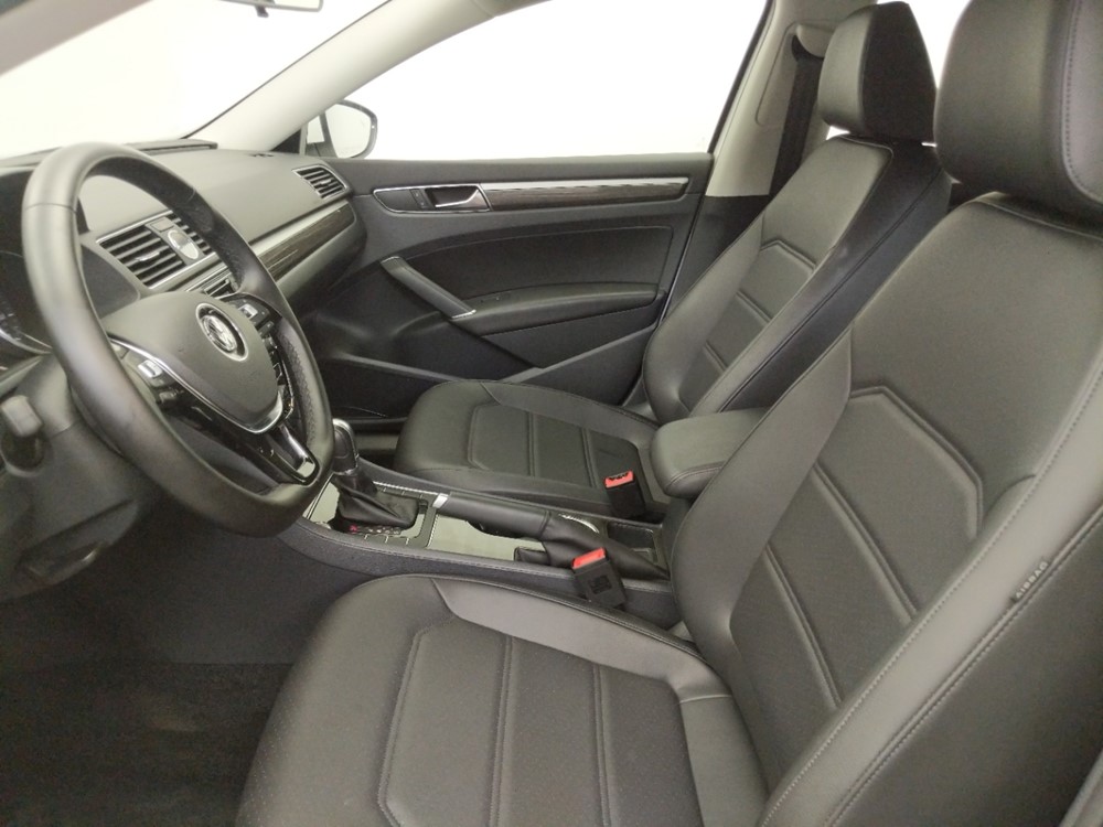 2017 Volkswagen Passat - Driver Front Seat