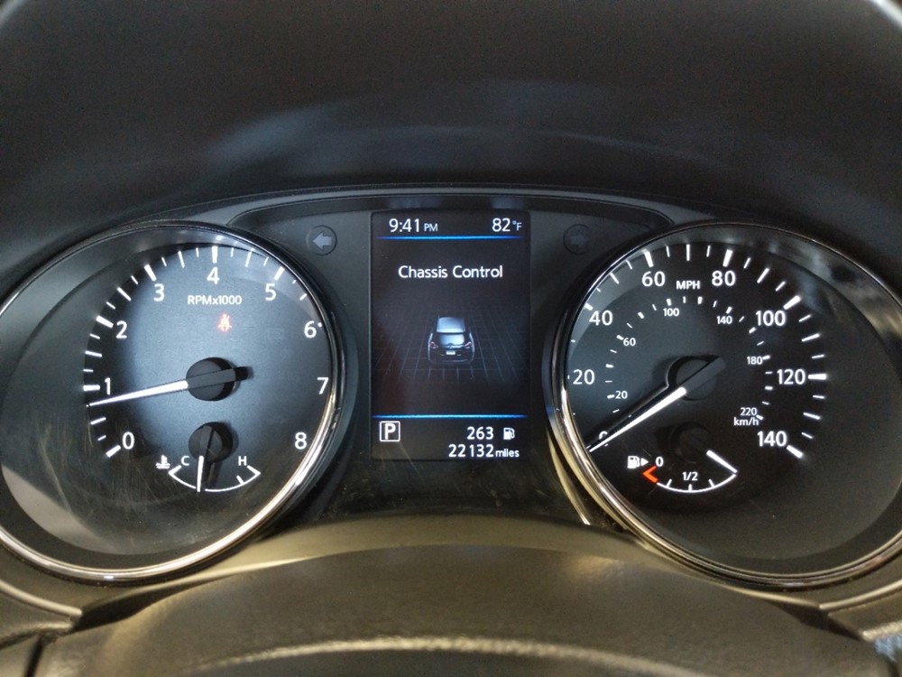 2018 Nissan Rogue - Odometer Close Up