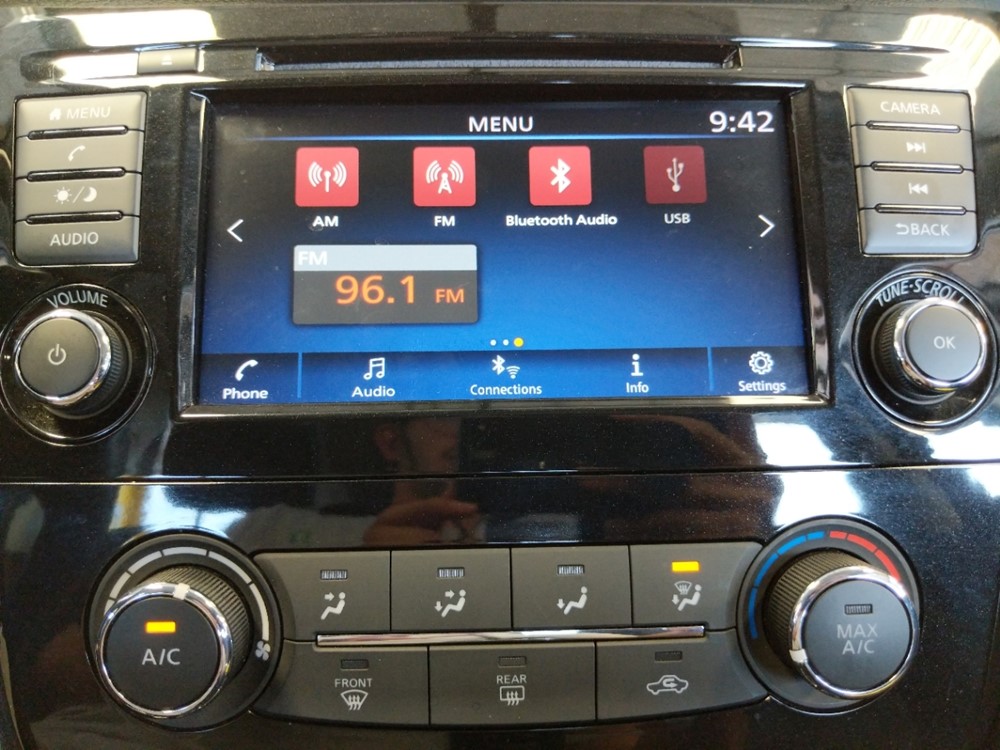 2018 Nissan Rogue - Stereo Package