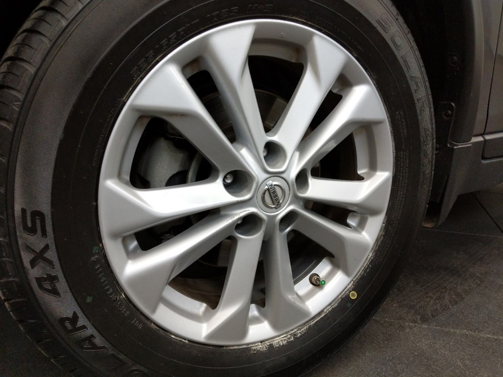 2016 Nissan Rogue - Wheel